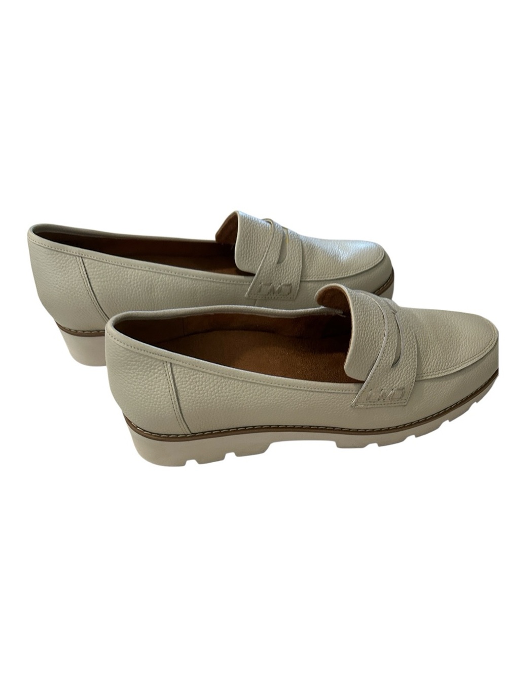 Vionic Women Cheryl II Lug Penny Loafer, Beige, size 11, NEW no tags - Picture 2 of 10